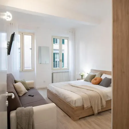 Steps From Santa Croce- Spacious With 2 Bathrooms