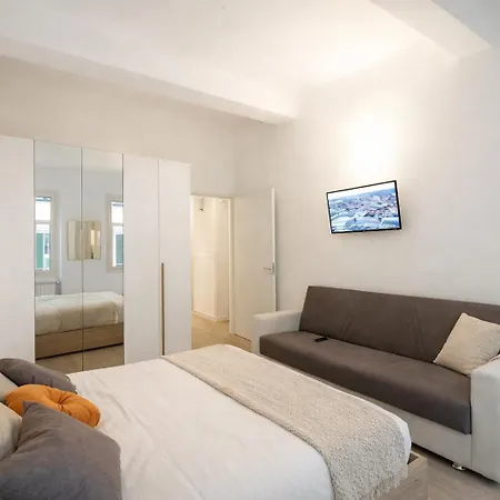 公寓 Steps From Santa Croce- Spacious With 2 Bathrooms