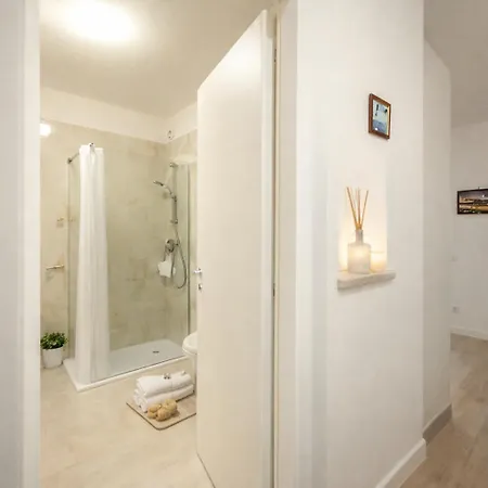 公寓 Steps From Santa Croce- Spacious With 2 Bathrooms *